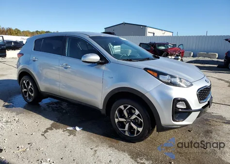 2020 Kia Sportage Lx z USA, uszkodzony, nr VIN KNDPMCAC2L7636315
